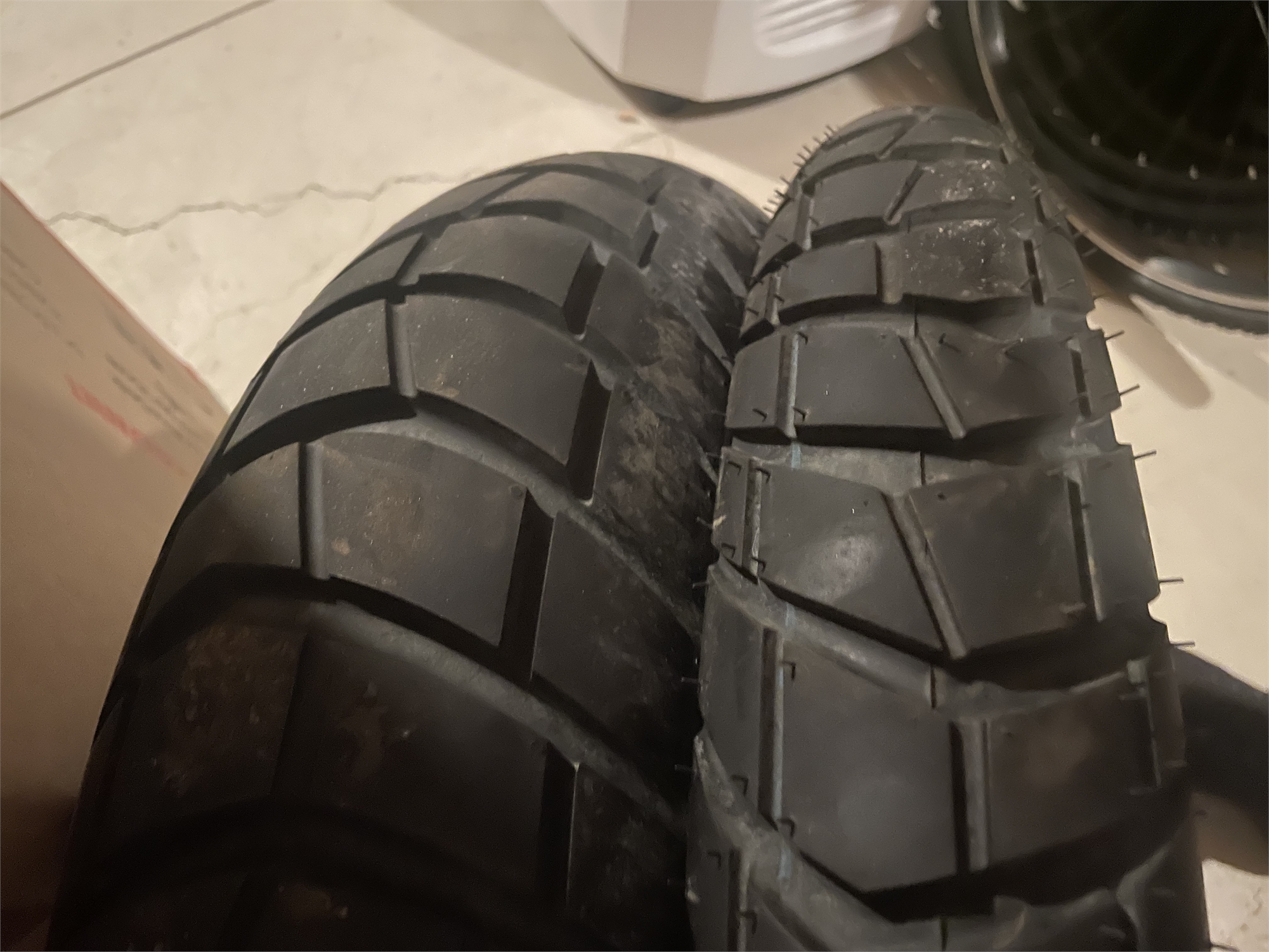 Metzeler Karoo Street tires