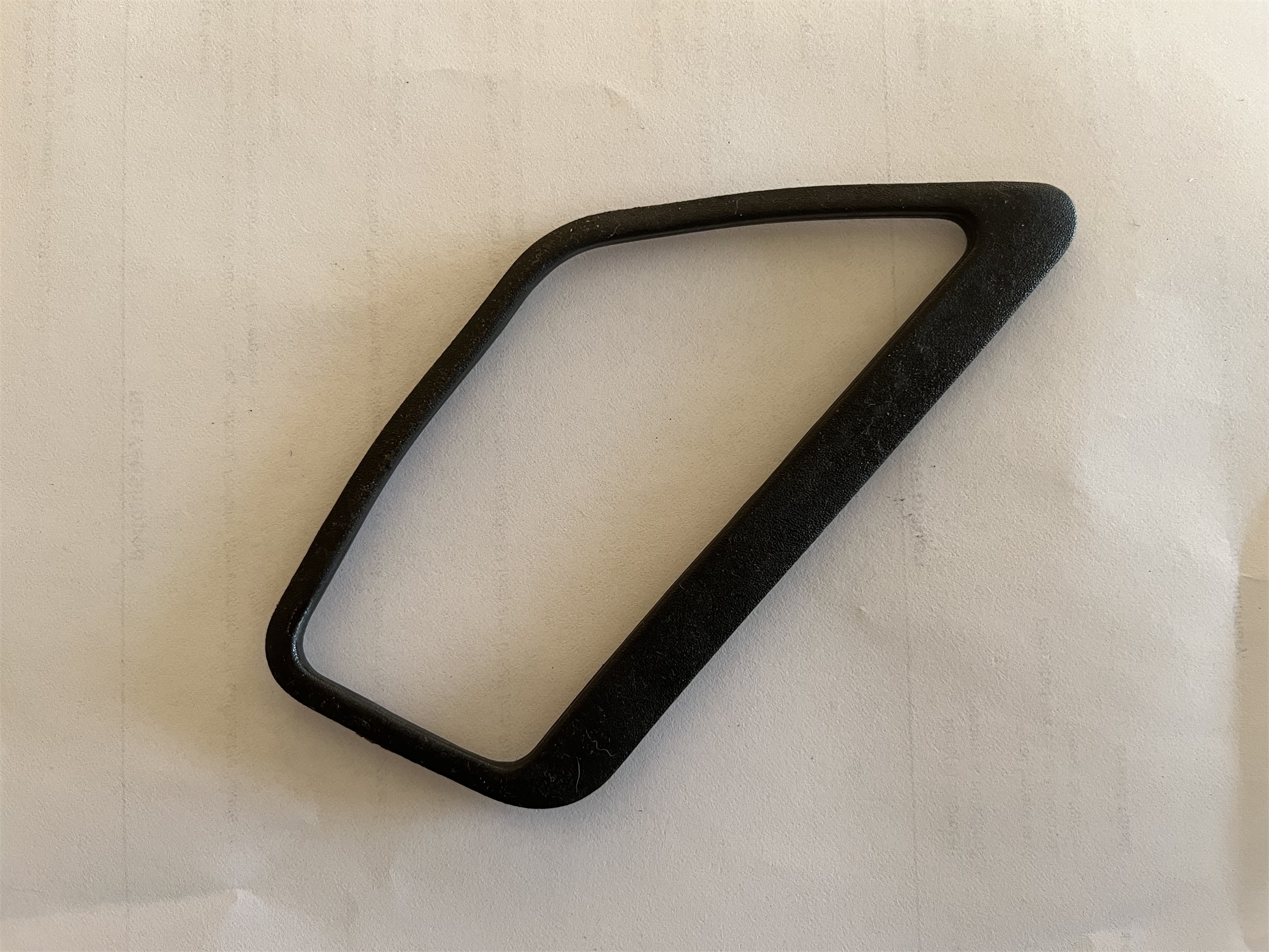 Want to Buy; 1977 R100RS Solo Seat Rubber Trim Ring