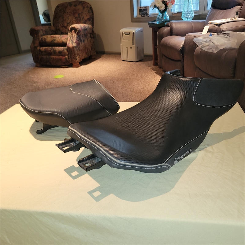 WUNDERLICH LOW RIDER AND PASSENGER SEAT