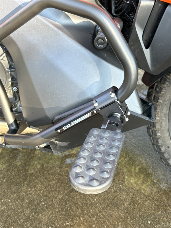 Ilium Works Versatile Highway Pegs, Black