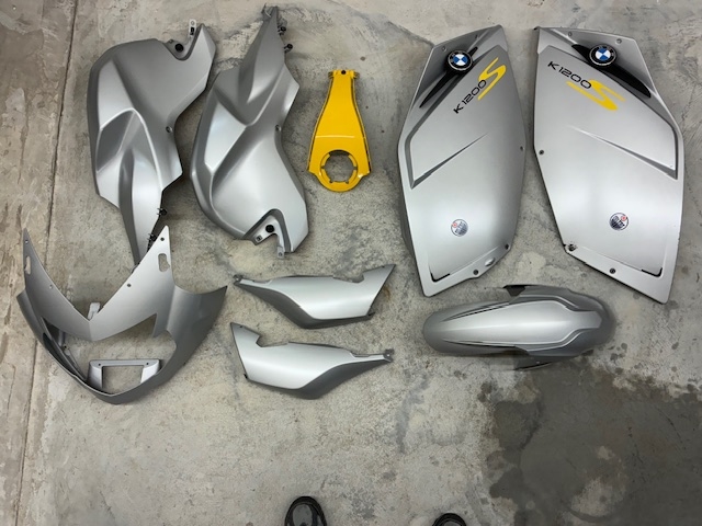 COMPLETE SET OF FAIRING AND BODY PANELS K1200S
