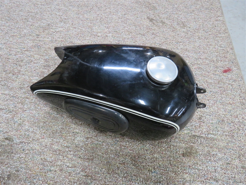 R25 Gas Tank & other parts