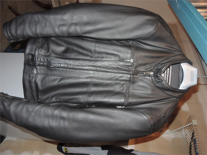 Men's BMW "Black Leather" jacket and pants, Euro 52