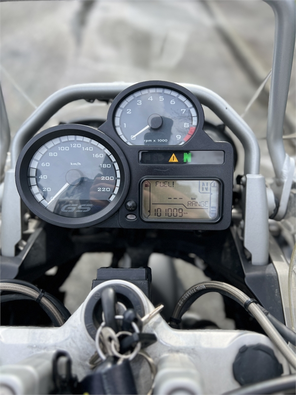 2009 BMW R1200 GS Adventure with Paniers and Top Box